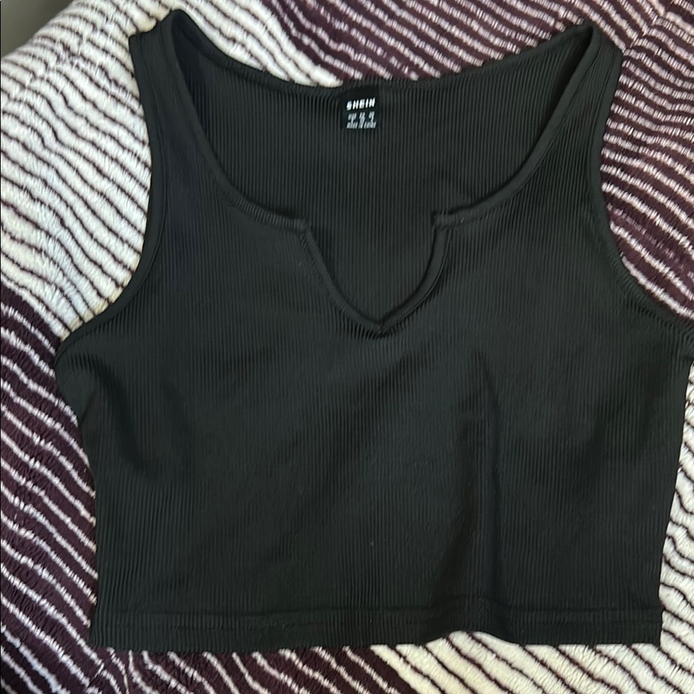 SHEIN Black Ribbed Crop Top